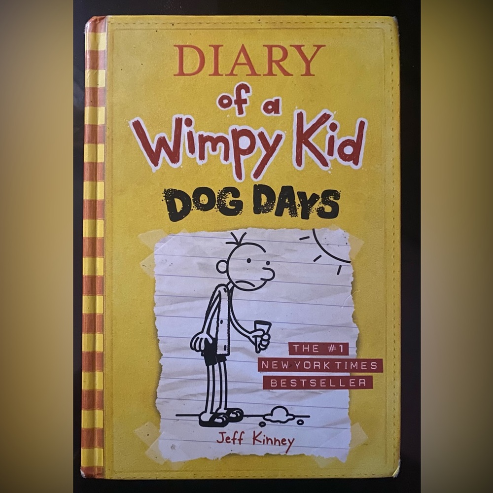 Diary of a Wimpy Kid: Dog Days - Yellow Hardcover